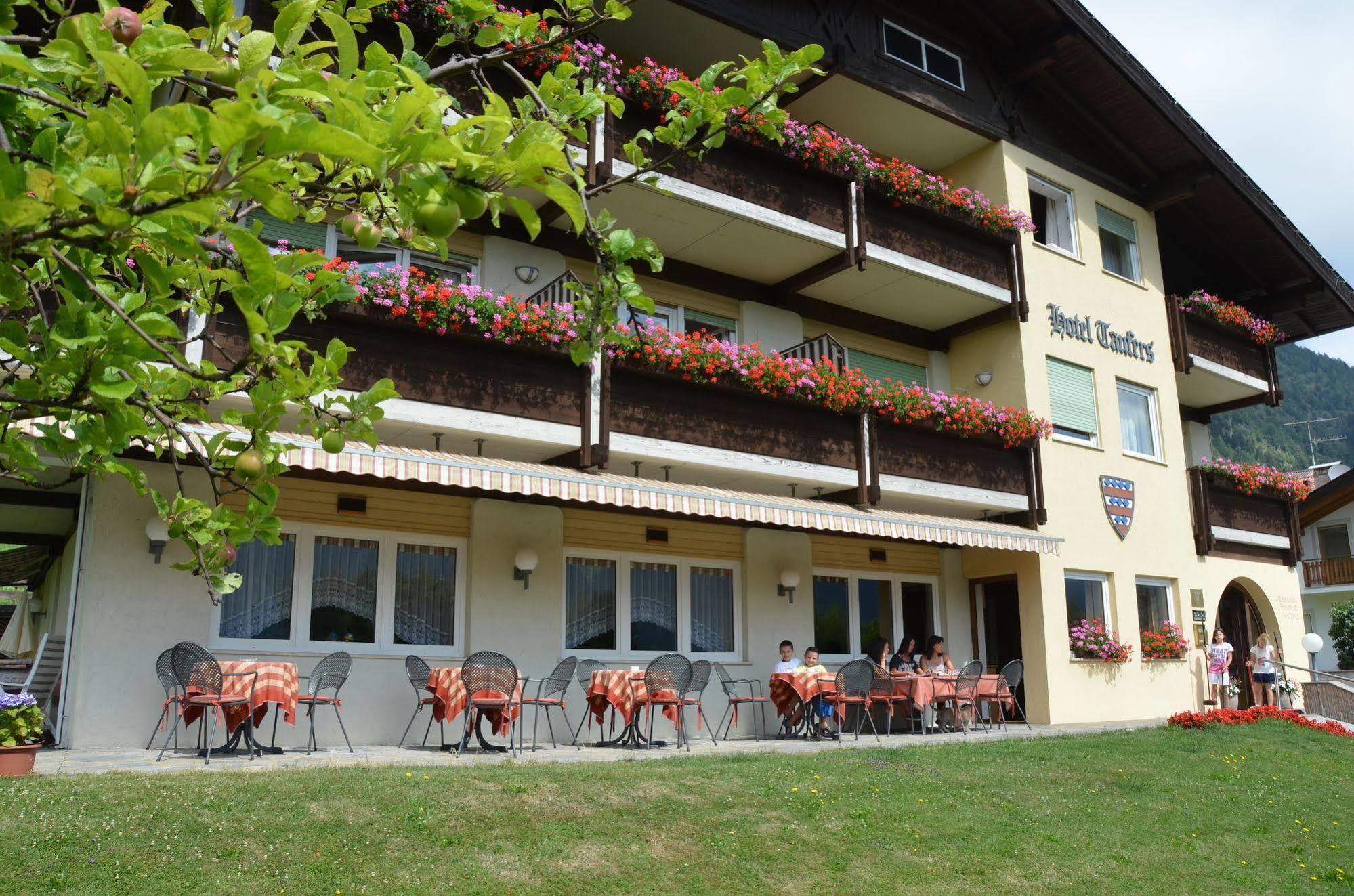 Hotel Taufers Molini di Tures Exteriör bild